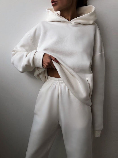 Women's sporty loungewear set with oversized hoodie and comfortable jogging pants NOVAE