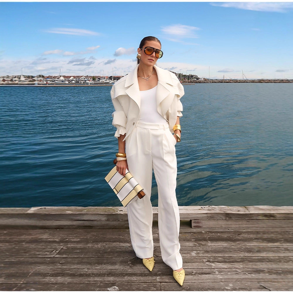 Women's fashionable short jacket with patch pockets and wide collar NOVAE