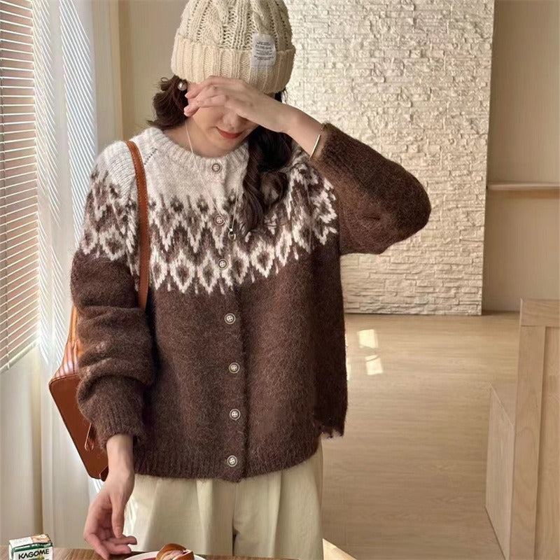 Women's chunky knit cardigan with geometric Fair Isle pattern and elegant button placket NOVAE