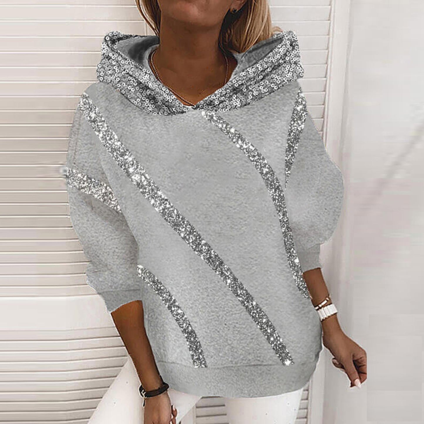Women's glittery hoodie with a casual cut and comfortable fit NOVAE