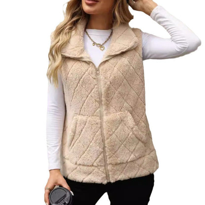 Women's fleece vest with modern quilted pattern and practical pockets NOVAE