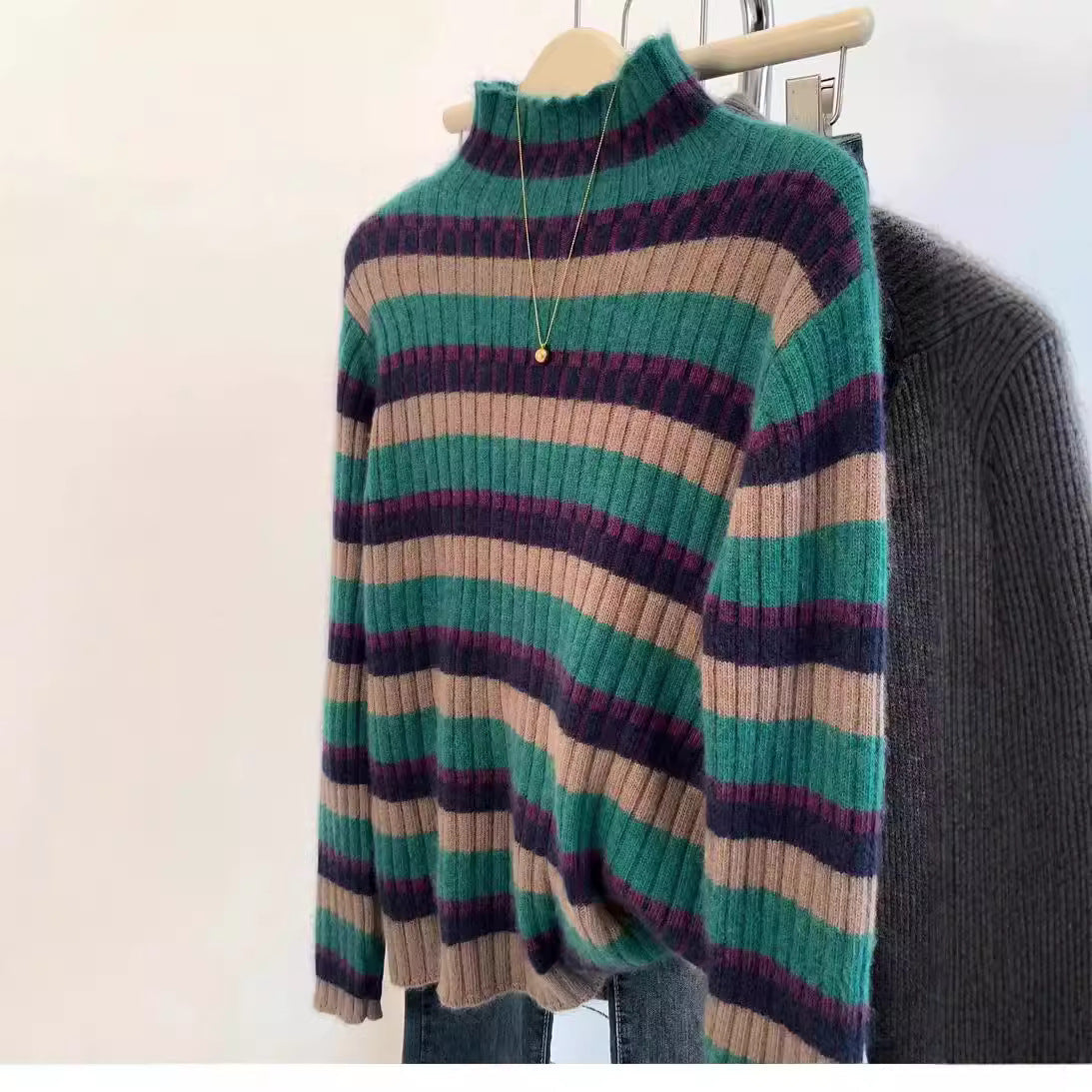 Women's ribbed knit sweater with high collar and fashionable striped pattern NOVAE