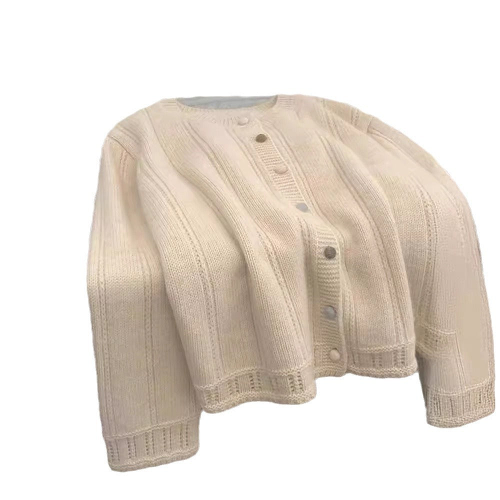Women's chunky knit cardigan with tasteful button closure and wide sleeves NOVAE