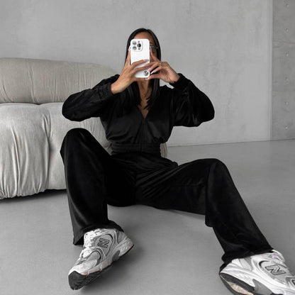 Women's tracksuit with elastic waistband and modern zipper NOVAE