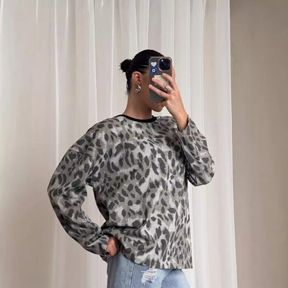 Women's casual sweatshirt with exciting animal motif NOVAE