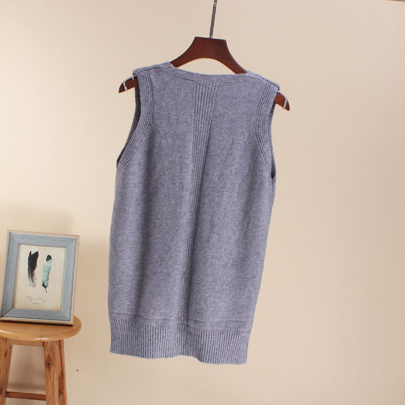 Women's sleeveless knit top with V-neck and fine knit texture NOVAE
