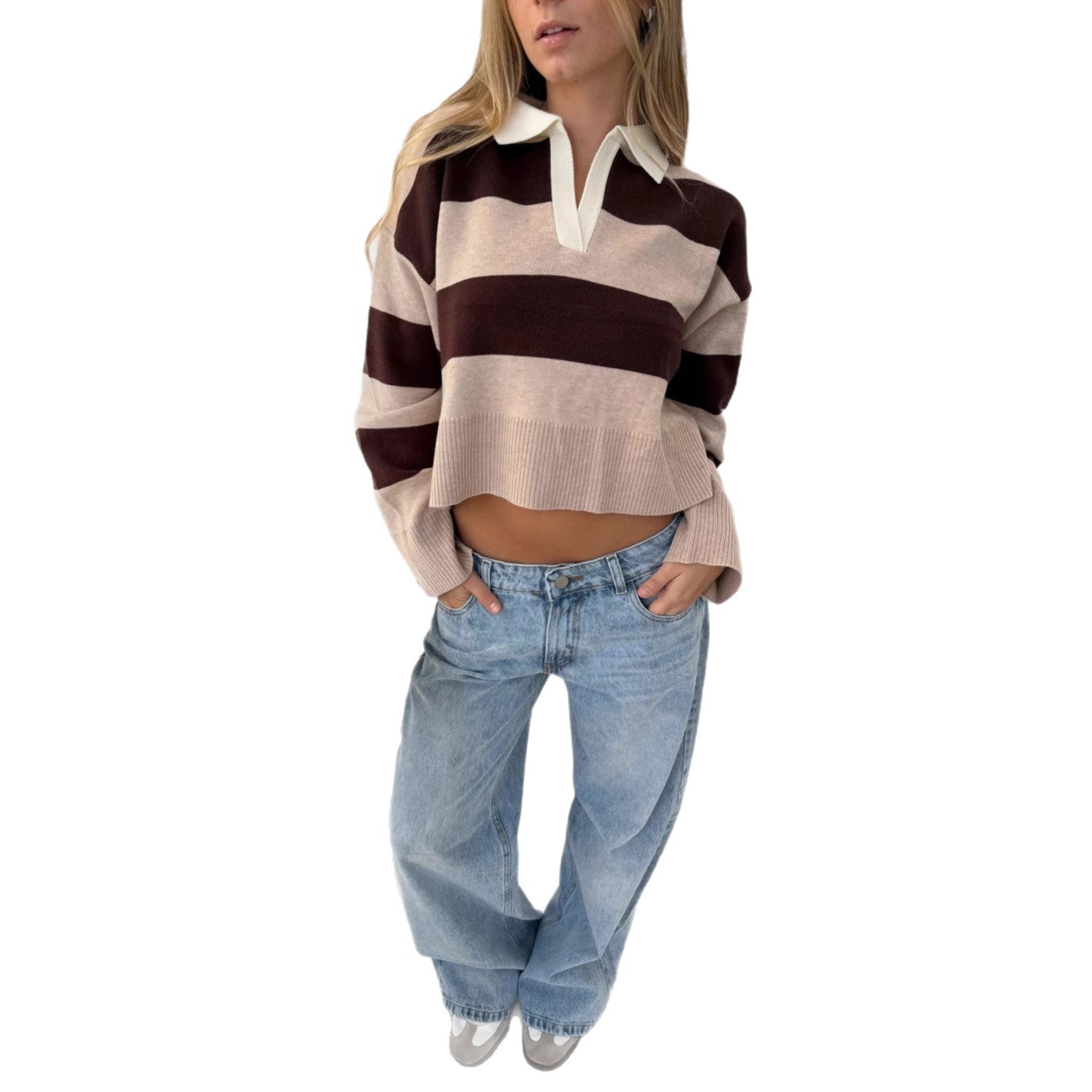 Women's cropped pullover with a modern striped pattern and sporty collar NOVAE