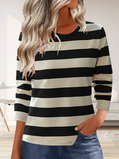 Women's long-sleeved shirt with a modern striped pattern and comfortable fit NOVAE