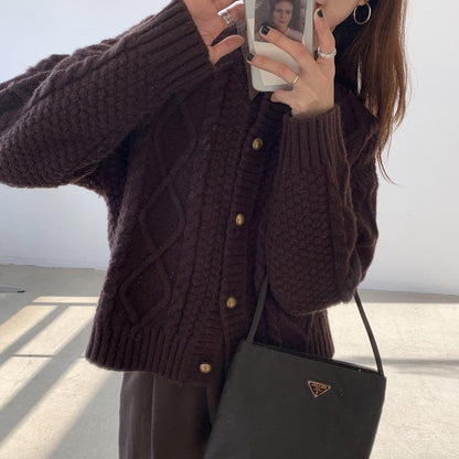 Women's chunky knit cardigan with button details and cable pattern NOVAE