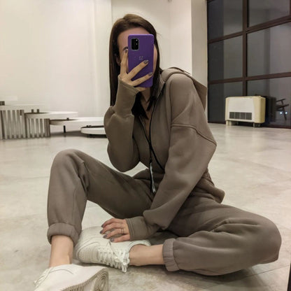 Women's tracksuit with stylish details and elastic waistband NOVAE