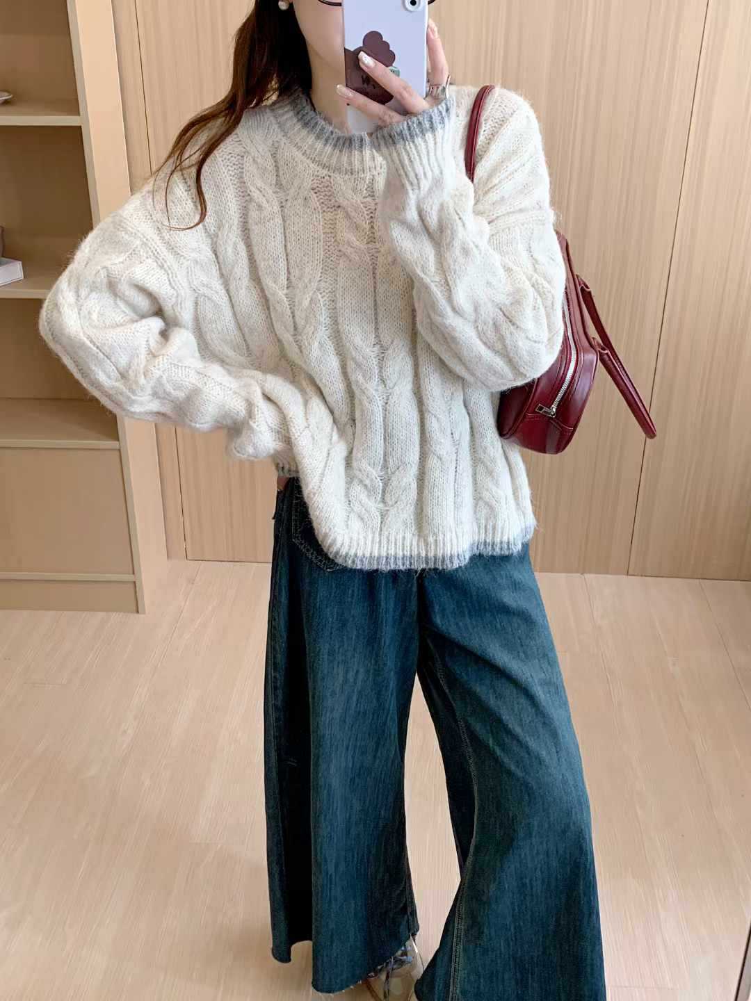 Women's chunky knit sweater with cable pattern and round neckline NOVAE