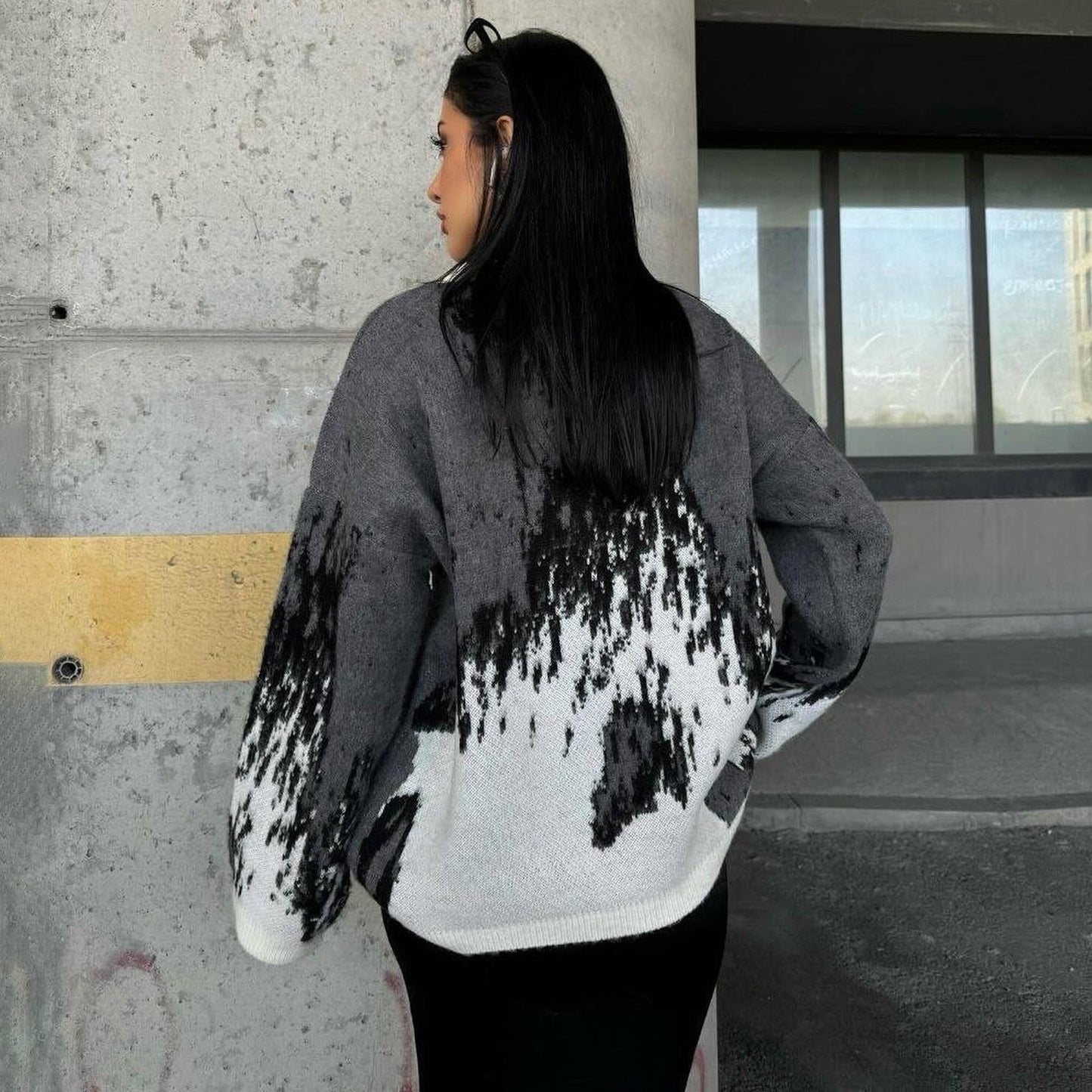 Women's cozy sweater with modern color gradient NOVAE