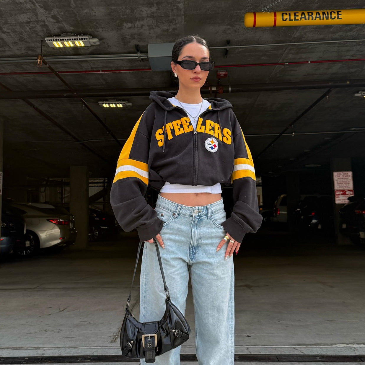 Women's cropped hooded jacket with eye-catching lettering and a relaxed fit NOVAE