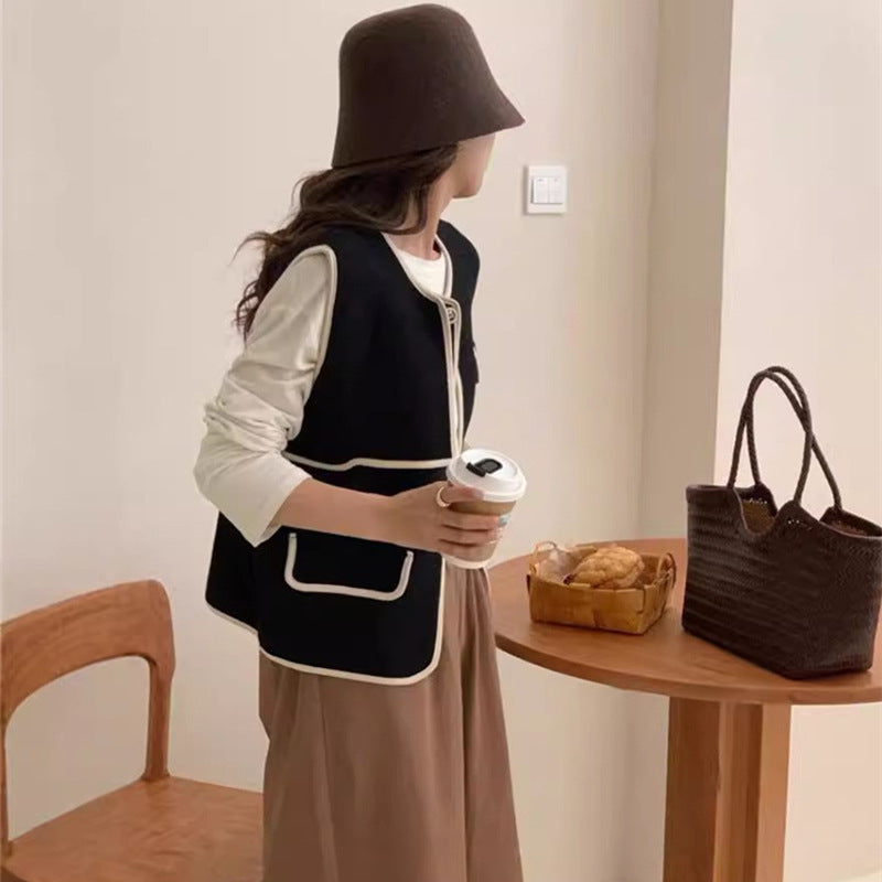 Women's Stylish Vest with Contrasting Pockets and Button Details NOVAE