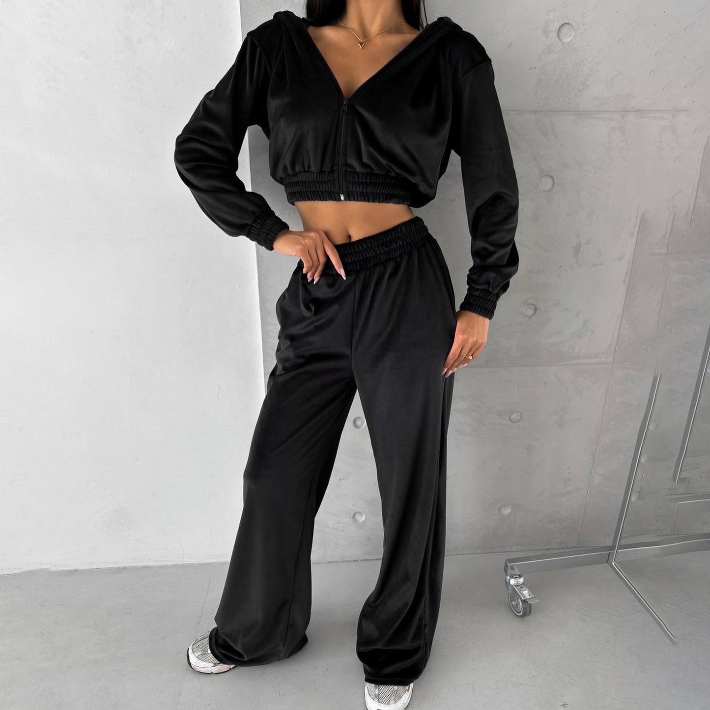 Women's tracksuit with elastic waistband and modern zipper NOVAE