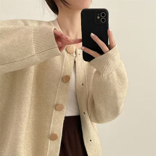 Women's cozy cardigan with large buttons and elegant design NOVAE