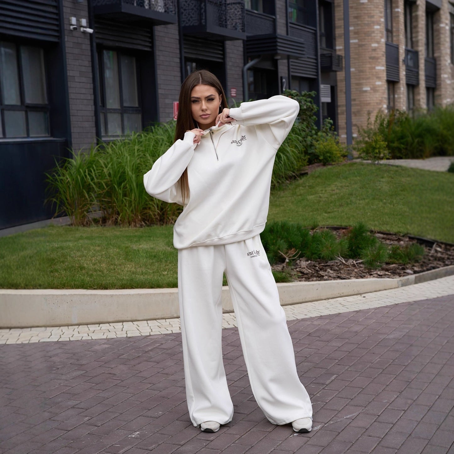 Women's half-zip hoodie with a relaxed fit NOVAE