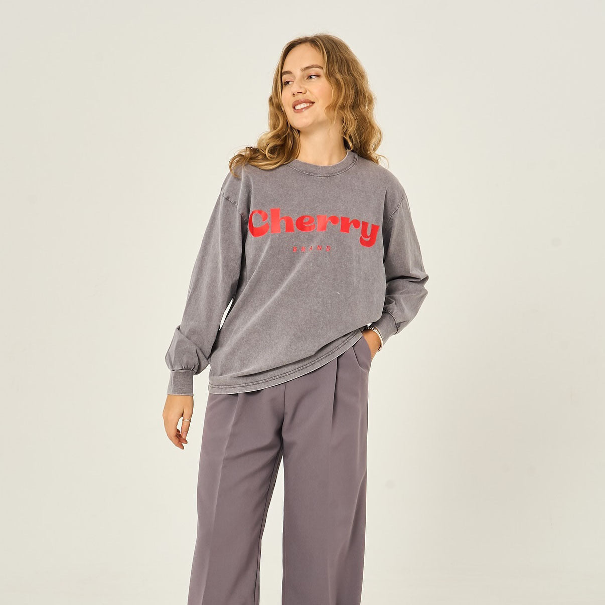 Women's casual sweatshirt with creative lettering and comfortable fit NOVAE