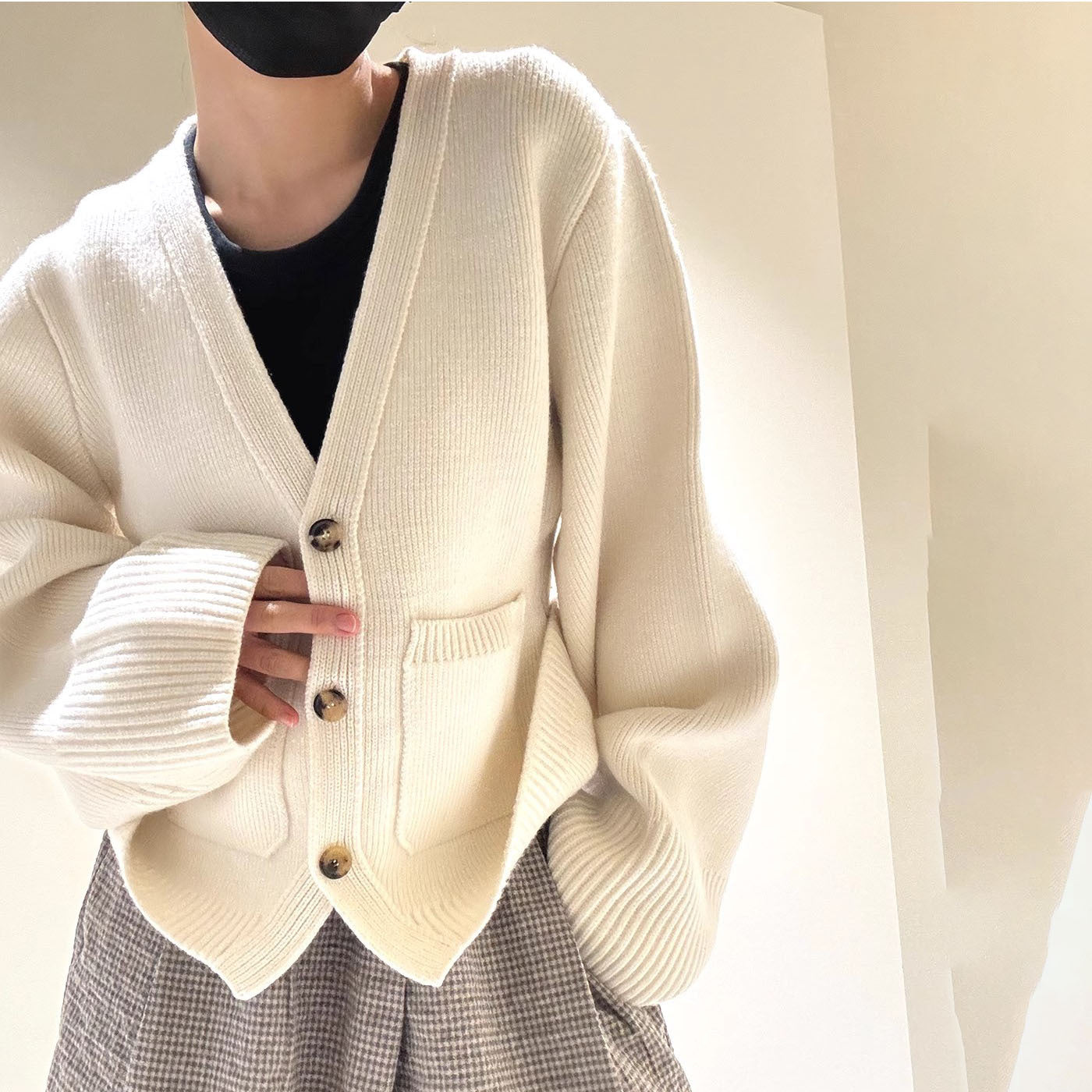 Women's cardigan with a wide cut and decorative buttons NOVAE