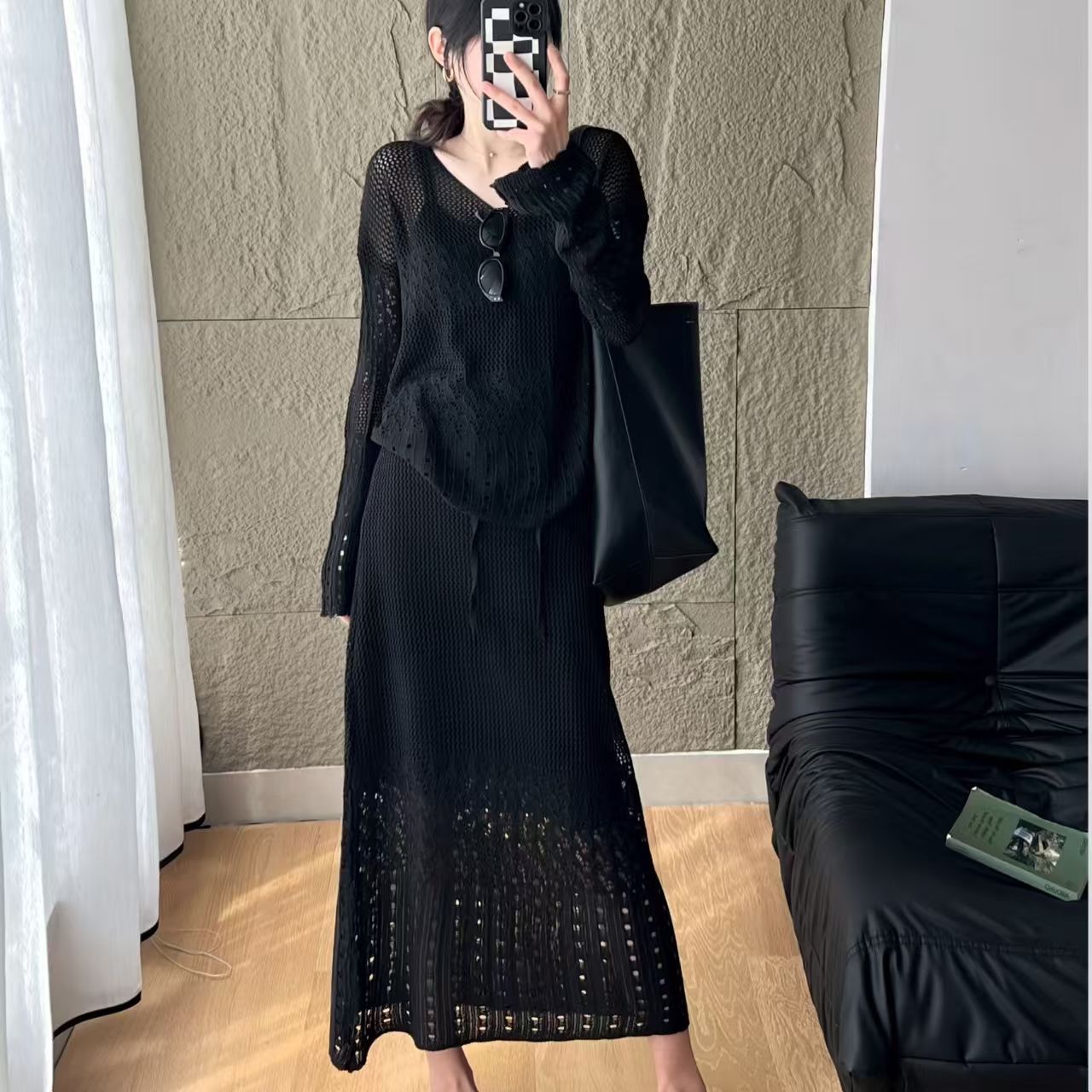 Women's airy knit top with V-neck and batik pattern NOVAE