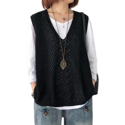 Women's knitted vest with deep V-neck and practical pockets NOVAE