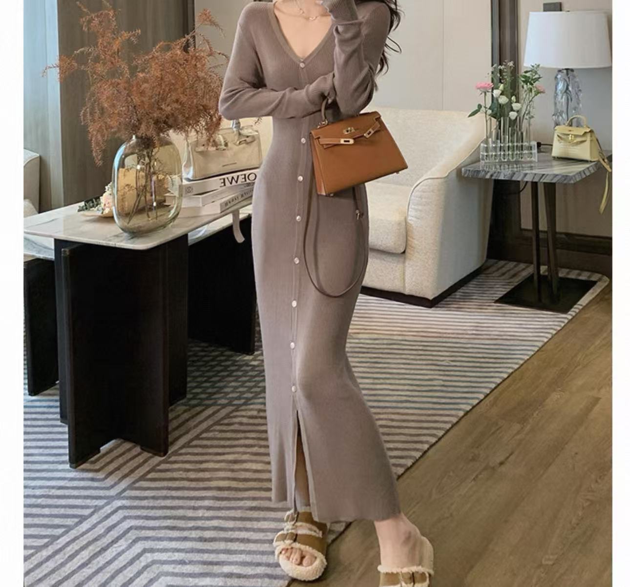 Women's Elegant Maxi Dress with Button Details and V-Neck NOVAE