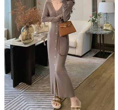 Women's Elegant Maxi Dress with Button Details and V-Neck NOVAE