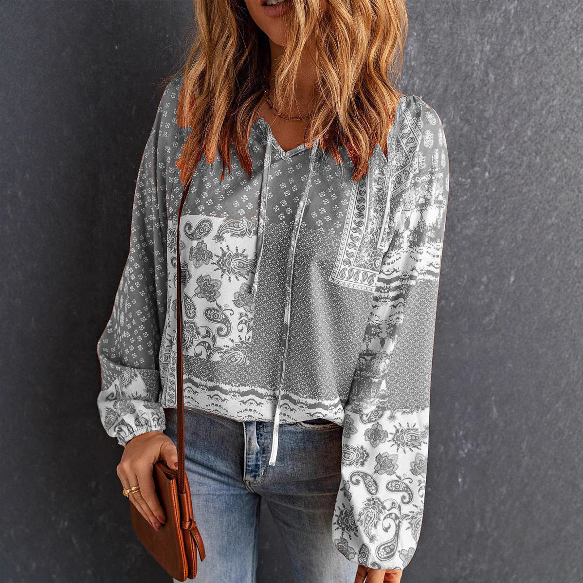 Women's hooded top with paisley pattern and drawstring NOVAE