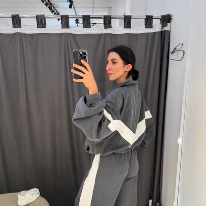 Women's tracksuit with contrasting inserts NOVAE