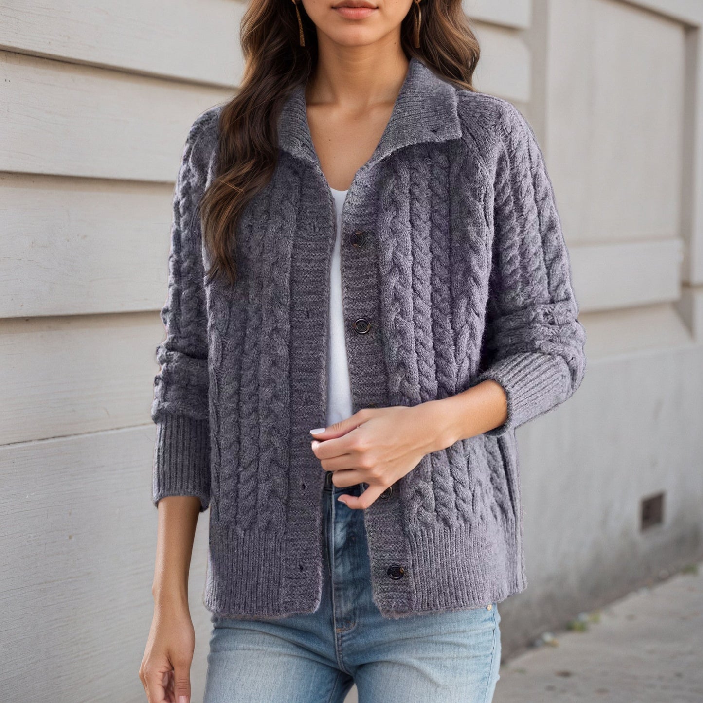 Women's chunky knit cardigan with decorative cable pattern and practical pockets NOVAE