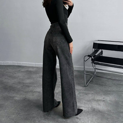 Women's jeans in a fashionable snake print with a high waist and straight cut NOVAE