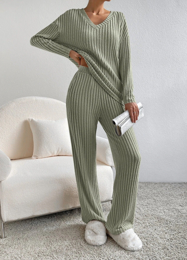 Women's cozy knit set with V-neck and wide-leg trousers NOVAE
