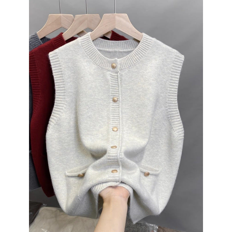 Women's knitted vest with button details and side pockets NOVAE