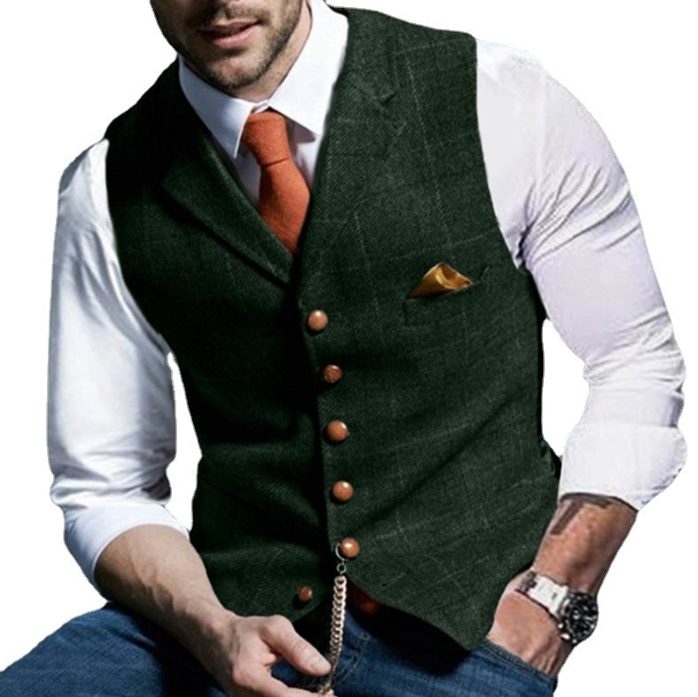 Men's stylish vest with elegant wooden buttons NOVAE