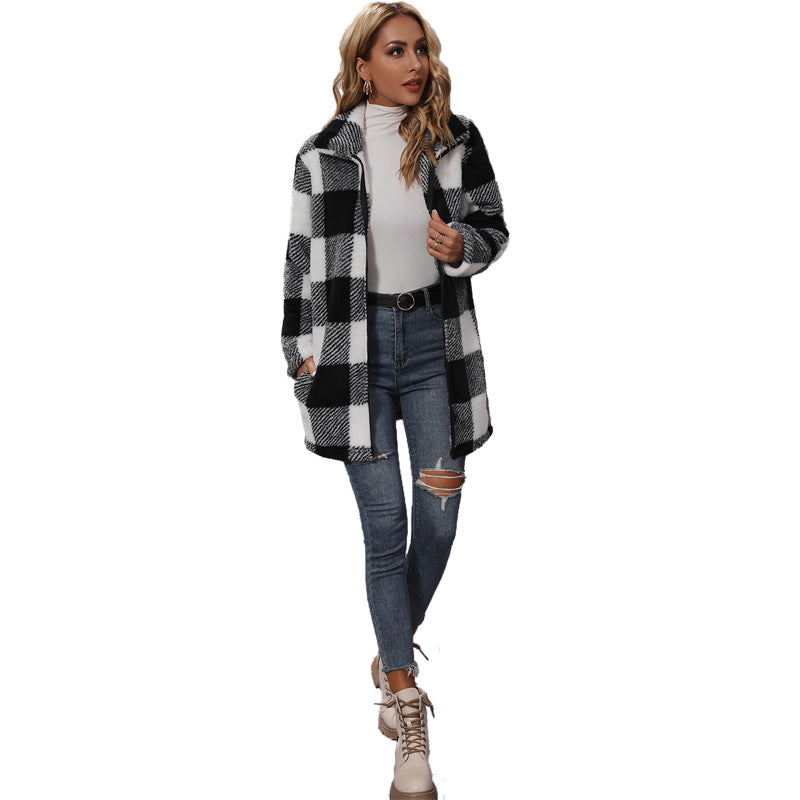Women's plush jacket in a check pattern with practical pockets NOVAE