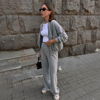 Women's casual two-piece suit with sweatshirt-like top and wide-legged trousers NOVAE