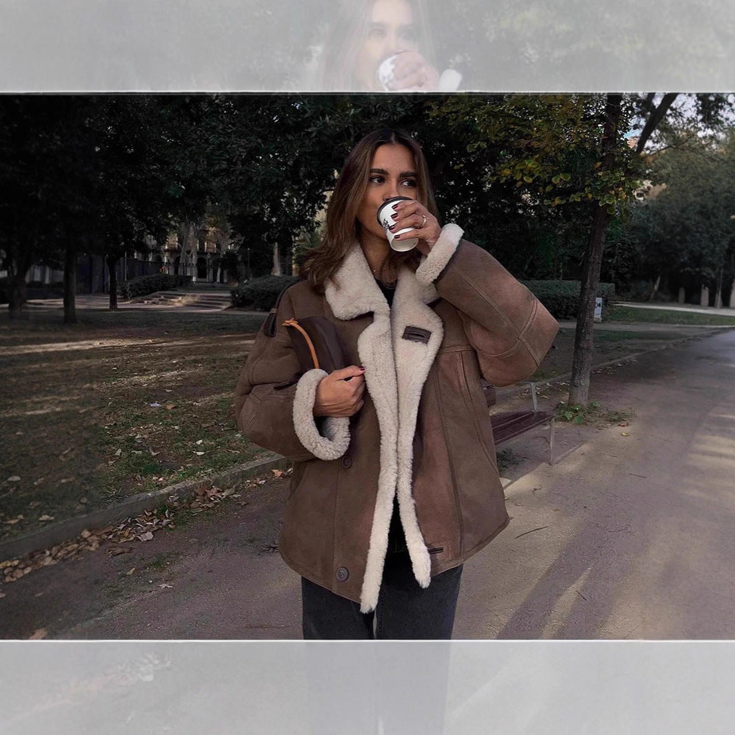 Women's casual leather jacket with faux fur-lined collar and button details NOVAE