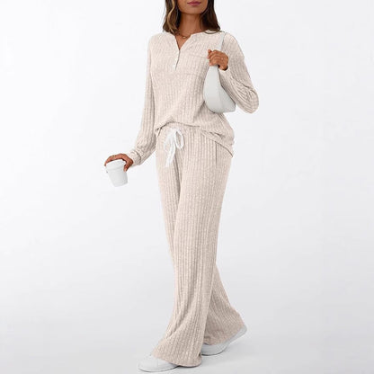 Women's Comfortable Knit Suit with a Relaxed Cut NOVAE