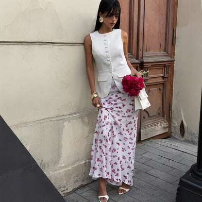 Women's elegant vest with feminine button details and fashionable side pockets NOVAE