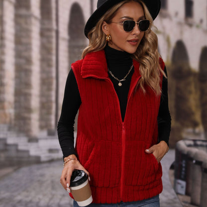 Women's fleece vest with textured material and practical pockets NOVAE