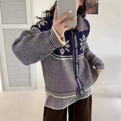 Women's cardigan with festive motif and practical pockets NOVAE