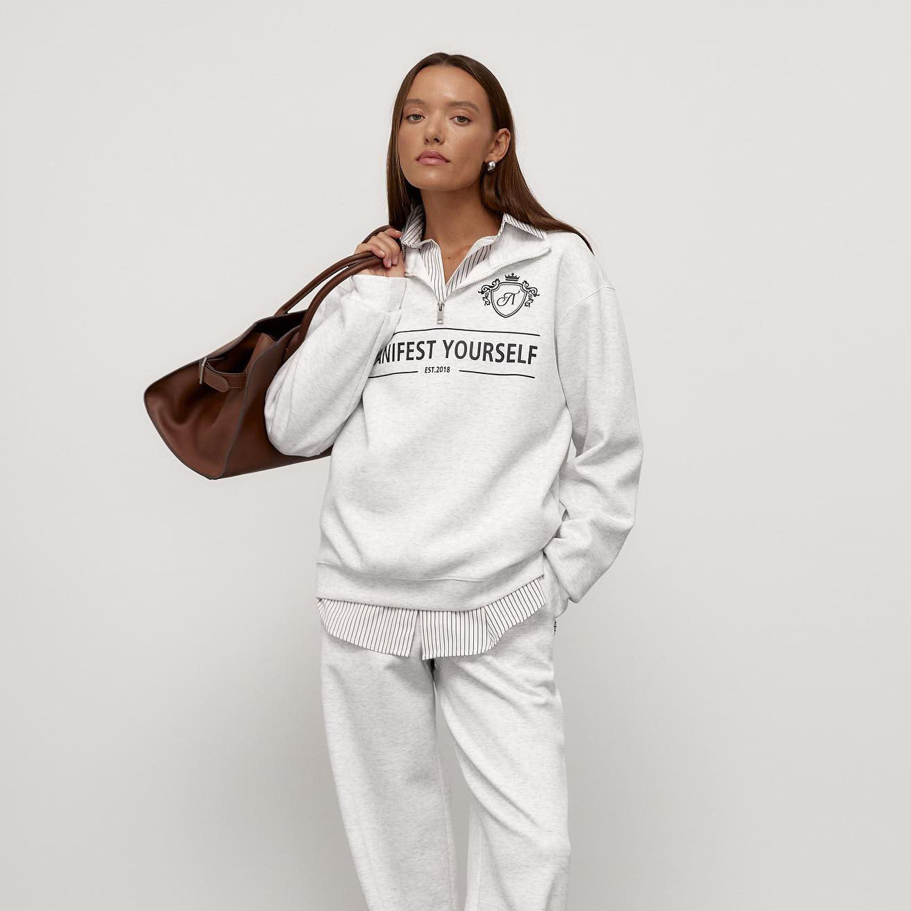 Women's sweatshirt with a fashionable stand-up collar and creative NOVAE print