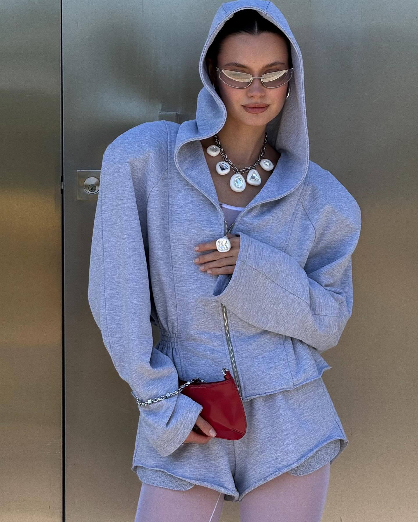 Women's sporty hooded jacket with a narrow waistband and long sleeves NOVAE