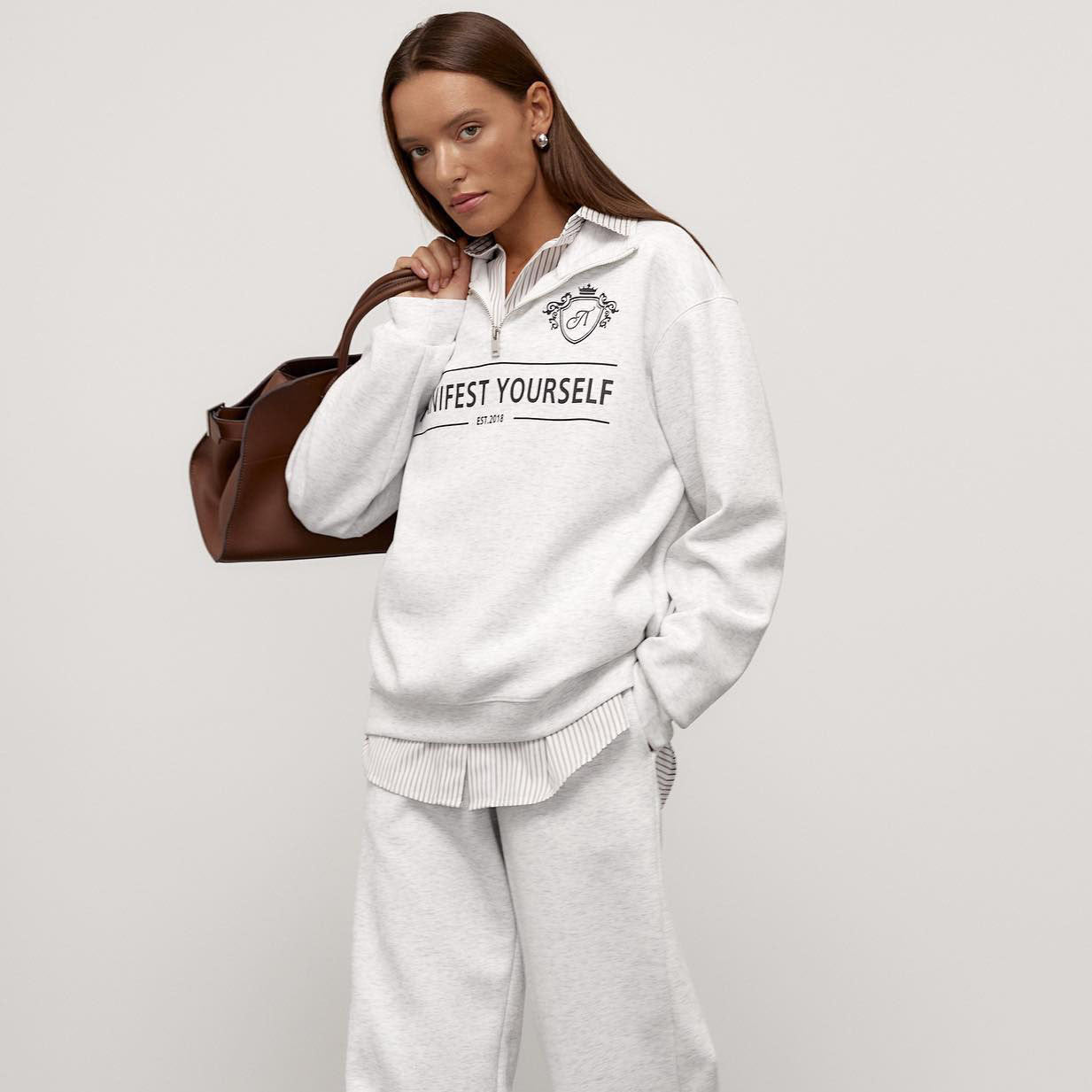 Women's sweatshirt with a fashionable stand-up collar and creative NOVAE print