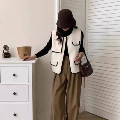 Women's Stylish Vest with Contrasting Pockets and Button Details NOVAE