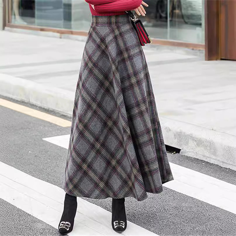 Women's elegant plaid skirt made of a high-quality wool blend with a high waistband NOVAE