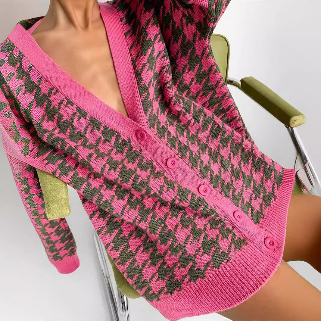 Women's chunky knit sweater with modern houndstooth pattern and button placket NOVAE