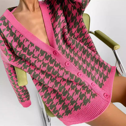 Women's chunky knit sweater with modern houndstooth pattern and button placket NOVAE