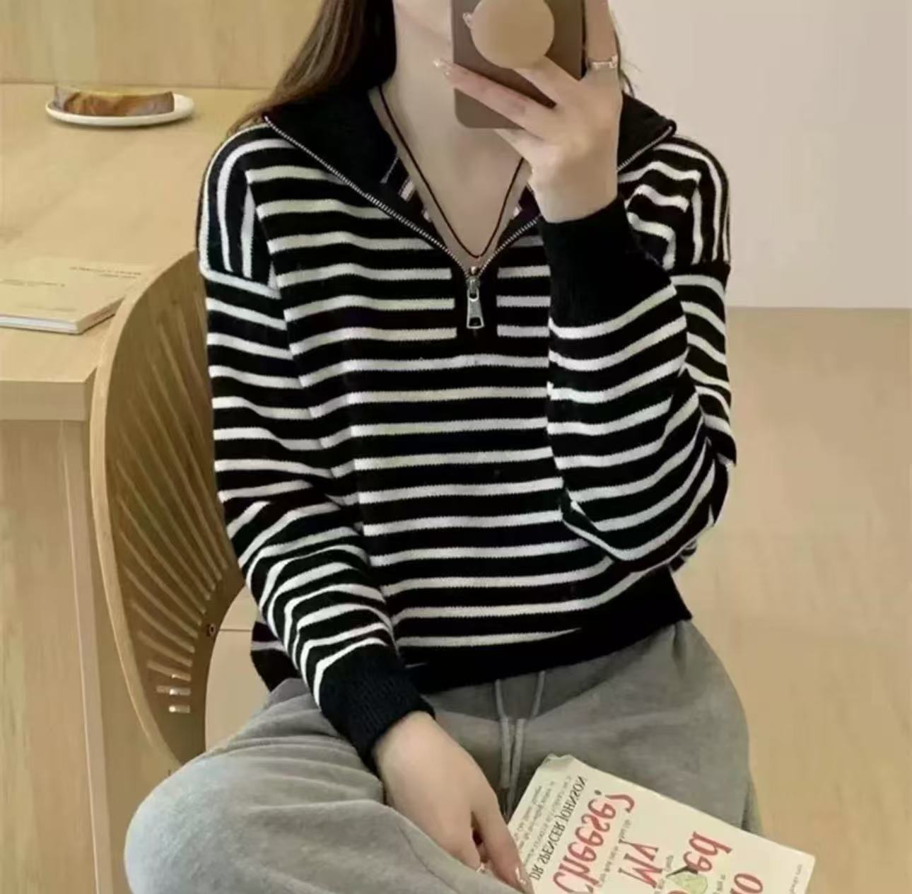 Women's knitted sweater with short zipper and fashionable striped pattern NOVAE