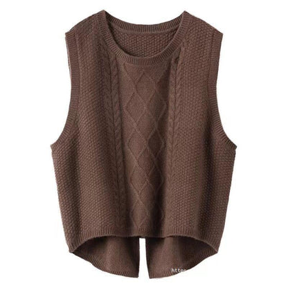 Women's sleeveless knitted vest with cable pattern and modern details NOVAE
